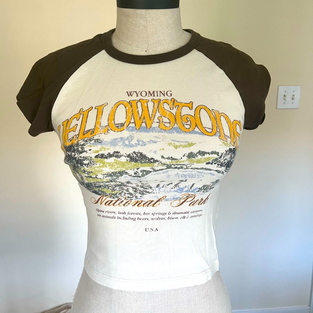 Urban Outfitters Graphic Baby Tee size Medium